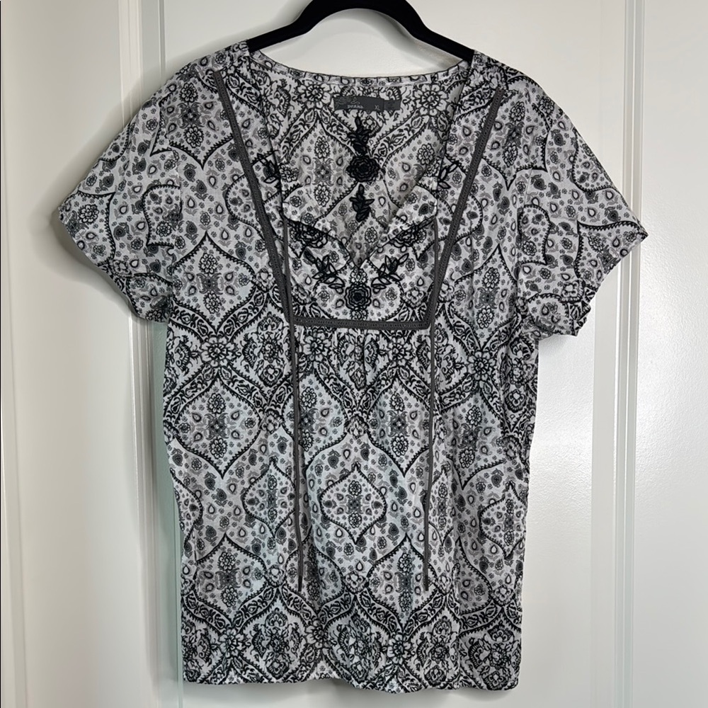 Prana Black and White Patterned Women's Top